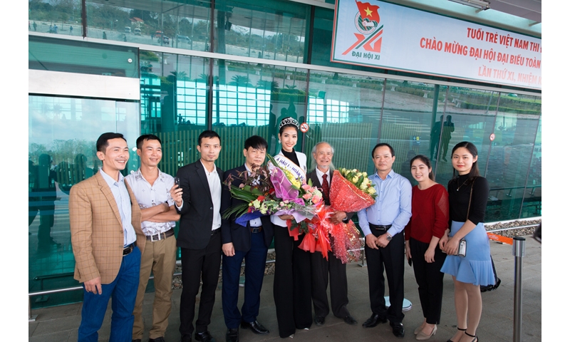 Á hậu Hoàng Thùy trở về quê nhà thực hiện chiến dịch từ thiện tại Thanh Hóa